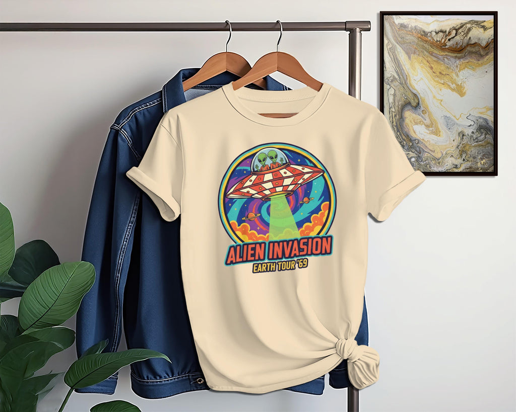 Vintage Alien Invasion Earth Tour Graphic Tee, Retro UFO T-Shirt, Cool Space Themed Shirt, Stylish Alien Art Top, Unique Gift Idea