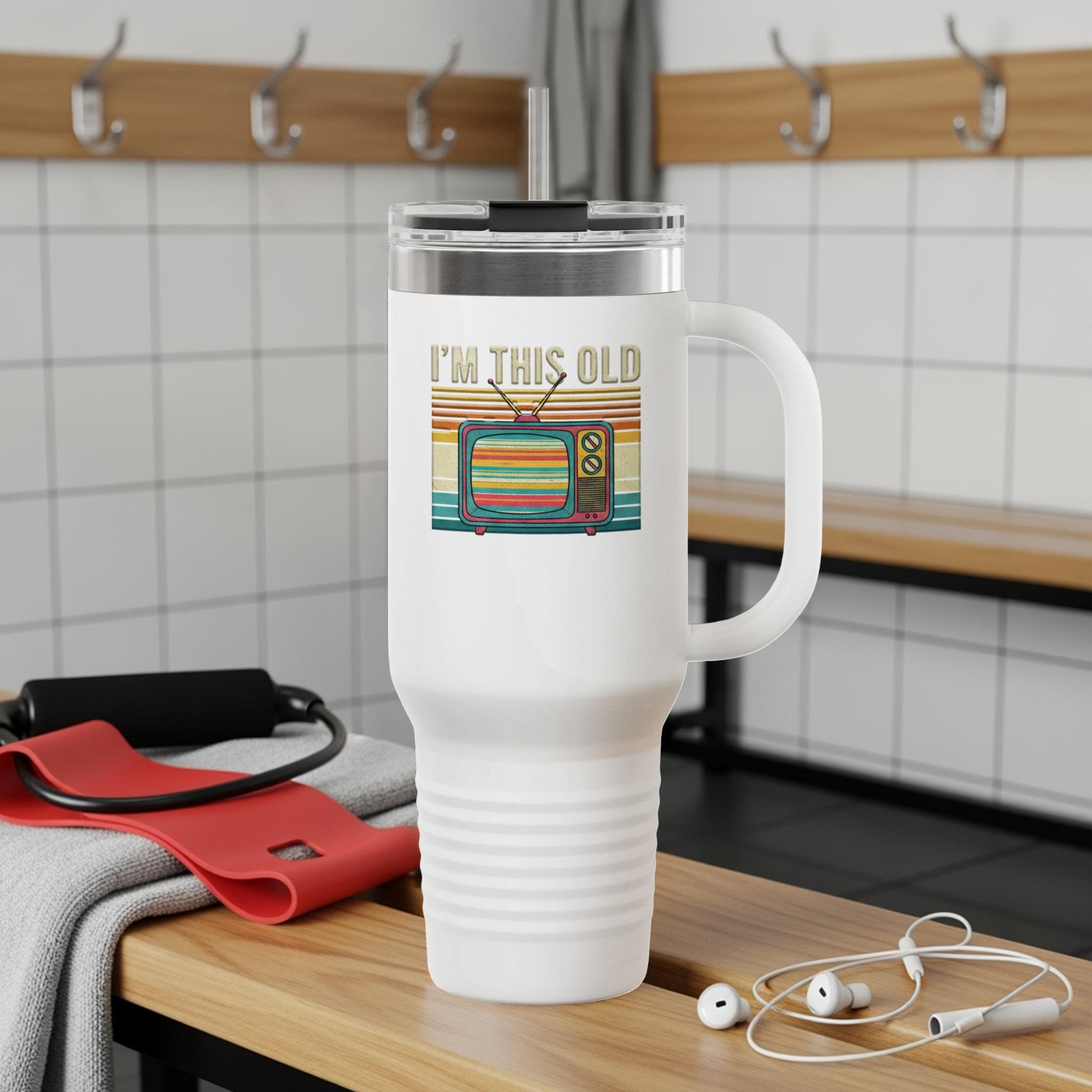 I'm This Old Vintage TV Design Travel Mug, Retro TV Design Tumbler with Handle, Fun Gift for TV Lovers and Nostalgic Fans