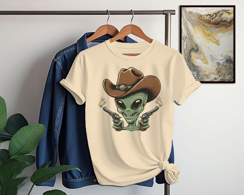Alien Cowboy Graphic Tee, Western Theme Alien T-Shirt, Cowboy Hat Alien Design, Fun Alien Graphic Print, Unique Alien Fashion Top