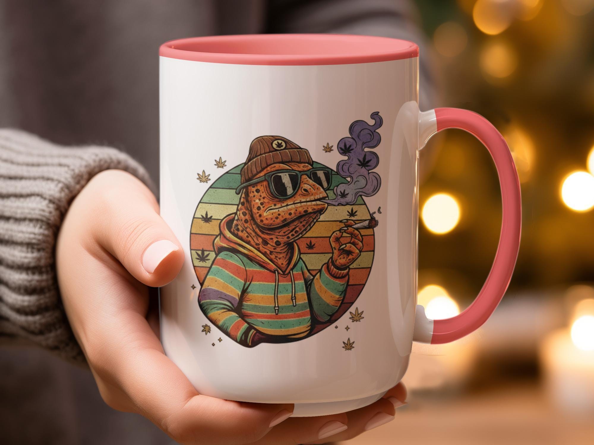 Retro Cool Lizard Smoking Mug, Funny Novelty Coffee Mug, Unique Gift for Reptile Lovers, Stylish and Funky Design