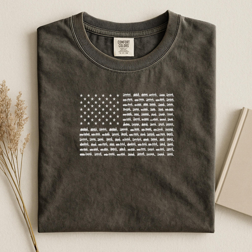 American Flag Graphic Tee, USA Themed T-Shirt, Patriotic Apparel, Comfortable Casual Wear, Unique Graphic Design, Unisex Fashion Tee