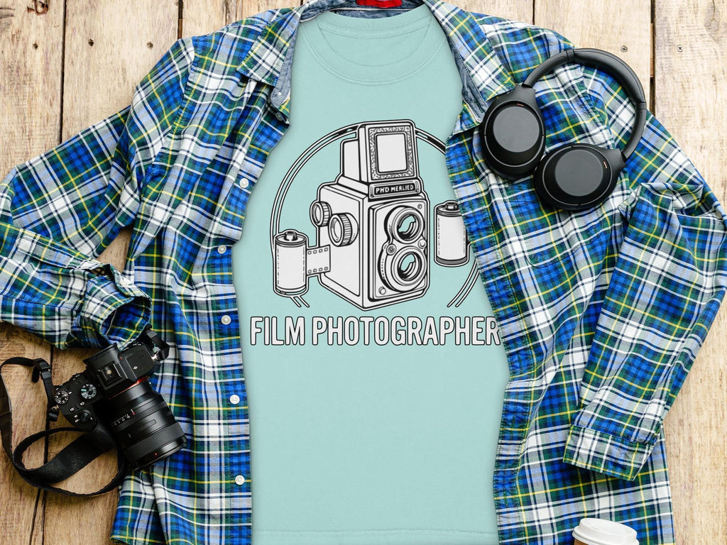 Film Photographer T-Shirt, Vintage Camera Tee, Photography Lover Gift, Analog Photography Shirt, Old Camera Graphic T Shirt