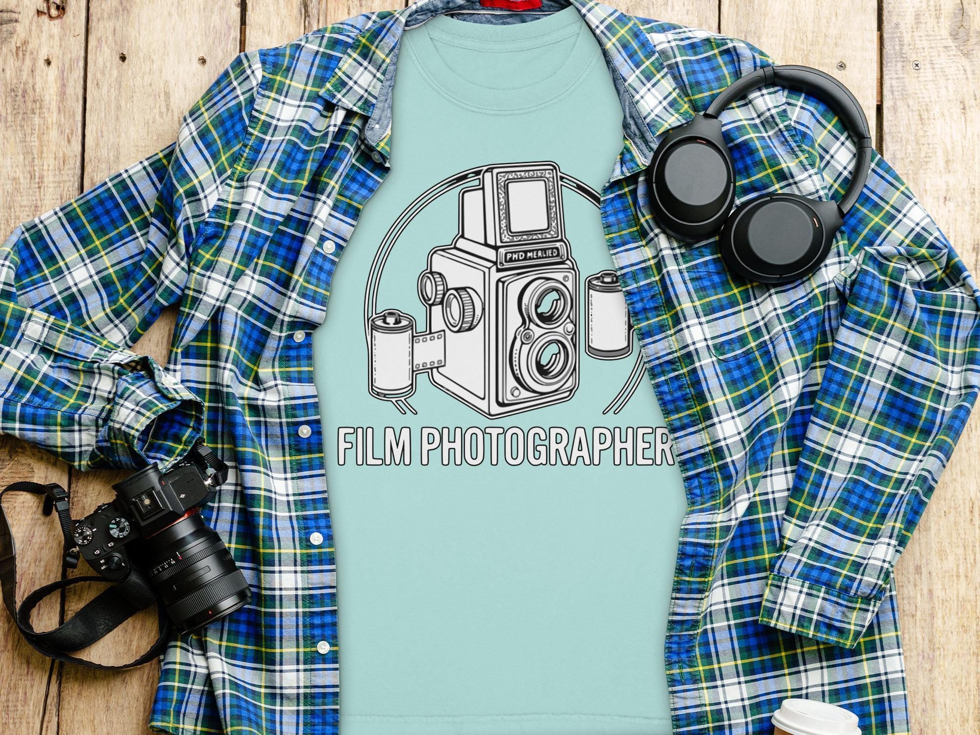 Film Photographer T-Shirt, Vintage Camera Tee, Photography Lover Gift, Analog Photography Shirt, Old Camera Graphic T Shirt