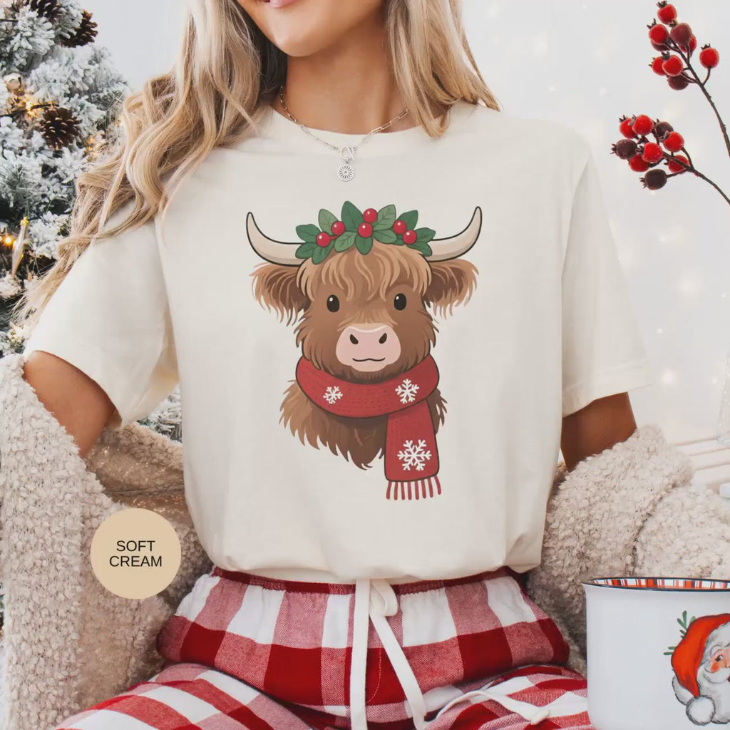 Cute Highland Cow Shirt Christmas, Holiday Cow Tee, Winter Animal Shirt, Festive Cow Gift, Christmas Gift Idea, Highland Cow Lover Shirt